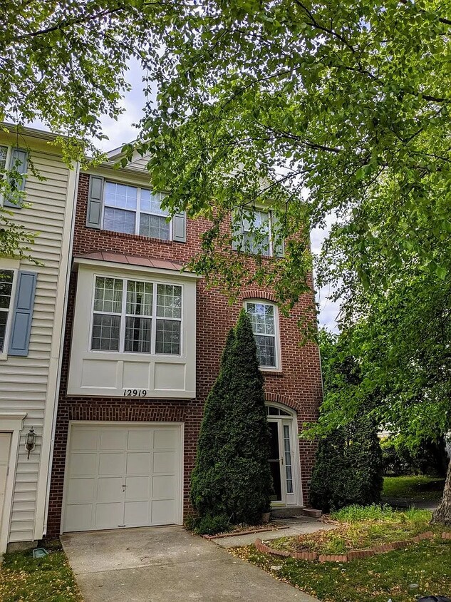 12919 Woodcutter Cir, Germantown, MD 20876 Townhome Rentals in