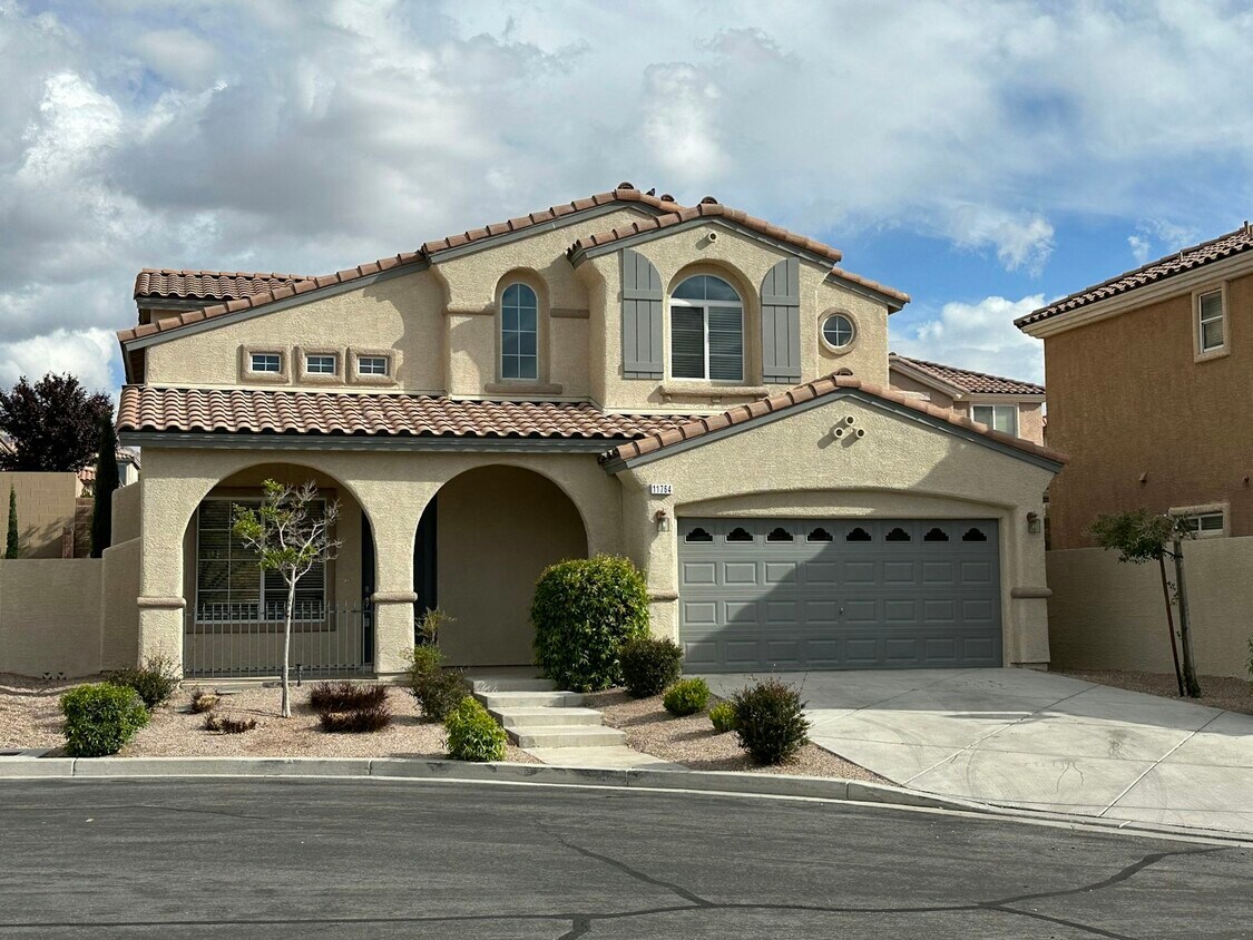 Primary Photo - 11764 Via Esperanza St