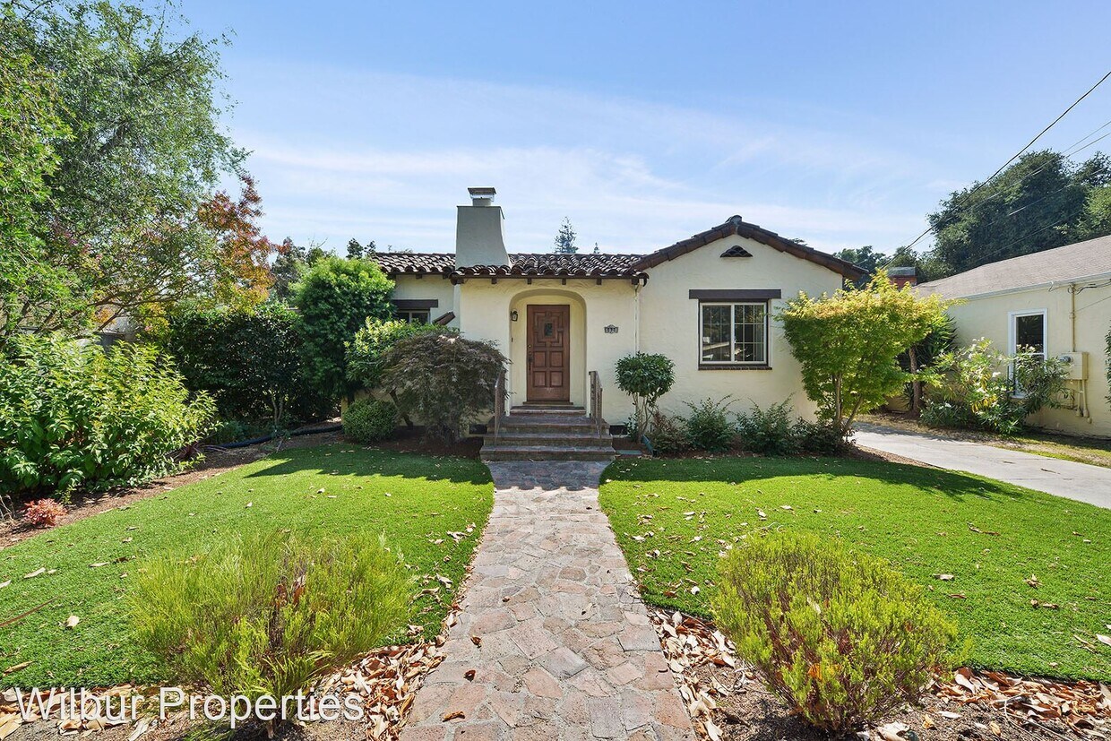 Primary Photo - 3 br, 1.5 bath House - 1020 Guinda Street