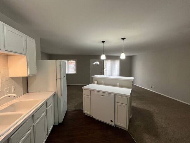 Foto del edificio - 5044 Martin St