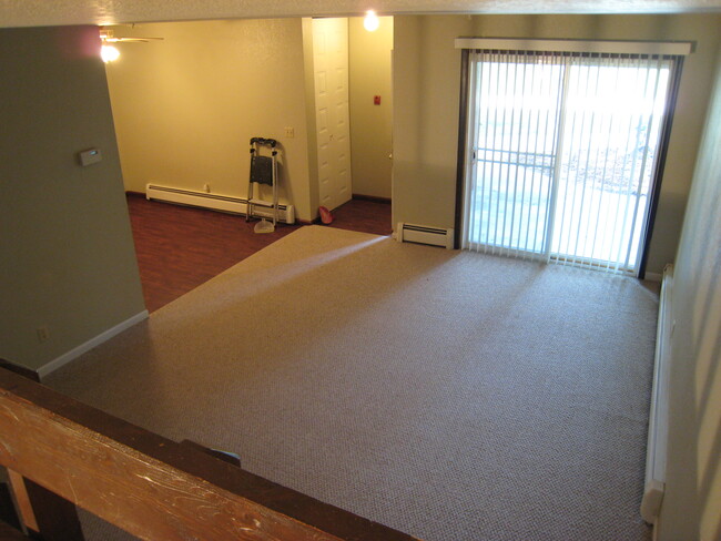 Building Photo - 209 Royal Ct