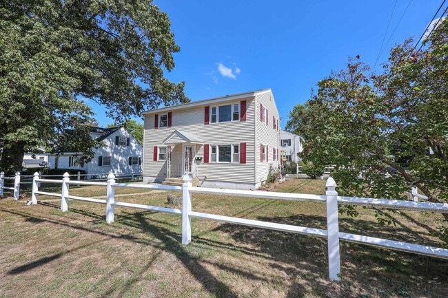 Building Photo - 245 Calef Rd