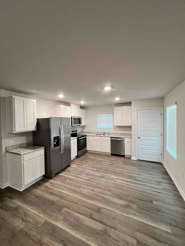 Building Photo - 707 W Devane St