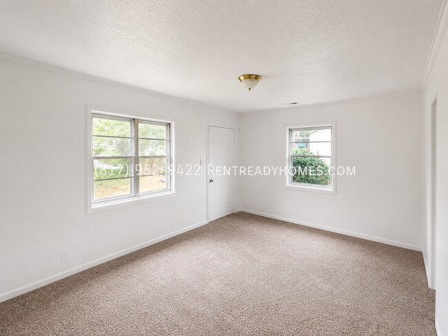 Foto del edificio - 1381 Creel Ct