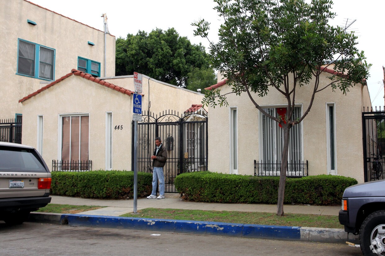 Foto del edificio - 445 Dawson Ave