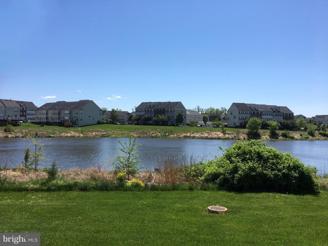 Building Photo - 9204 Cascade Falls Dr