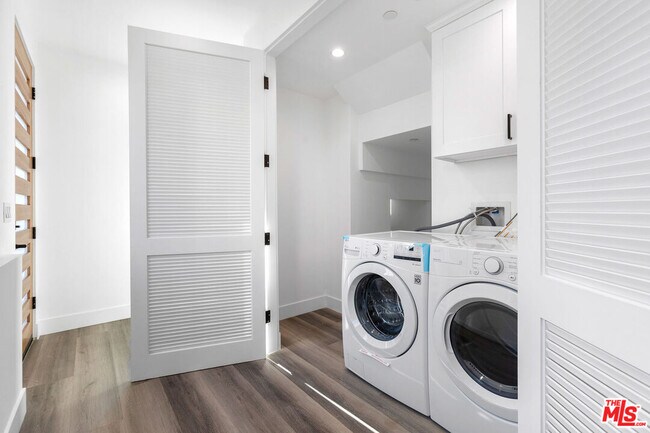 Foto del edificio - 1255 N Gower St
