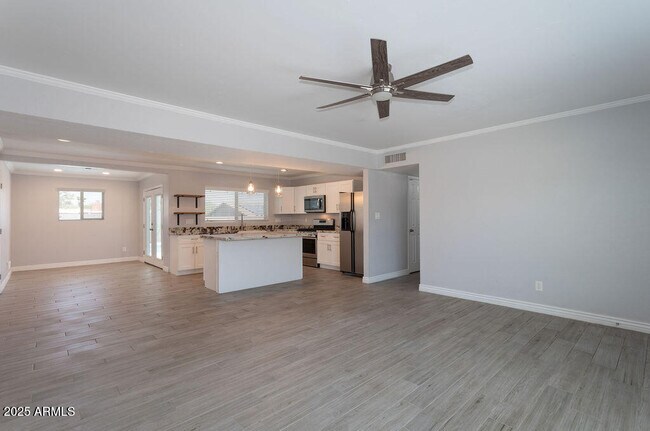 Foto del edificio - 13027 N 28th Pl