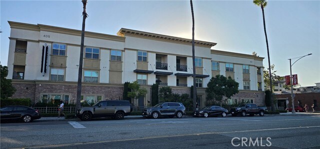 Building Photo - 401 S Anaheim Blvd