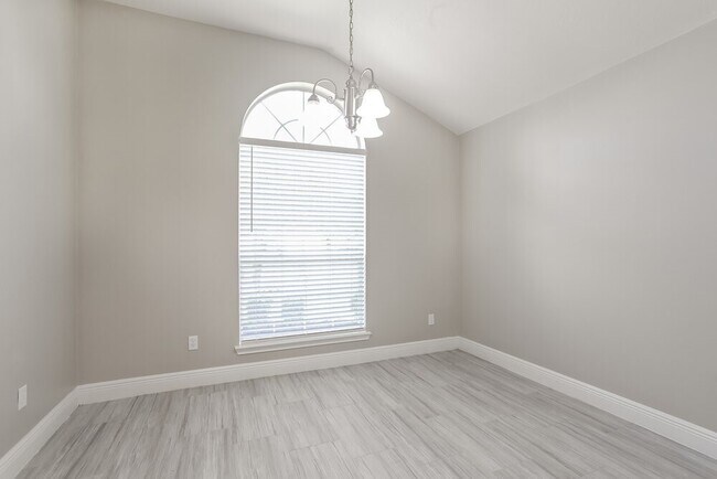 Foto del edificio - 25235 Clover Ranch Dr