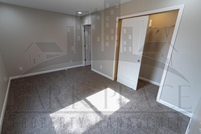 Building Photo - 1061 W 29th St