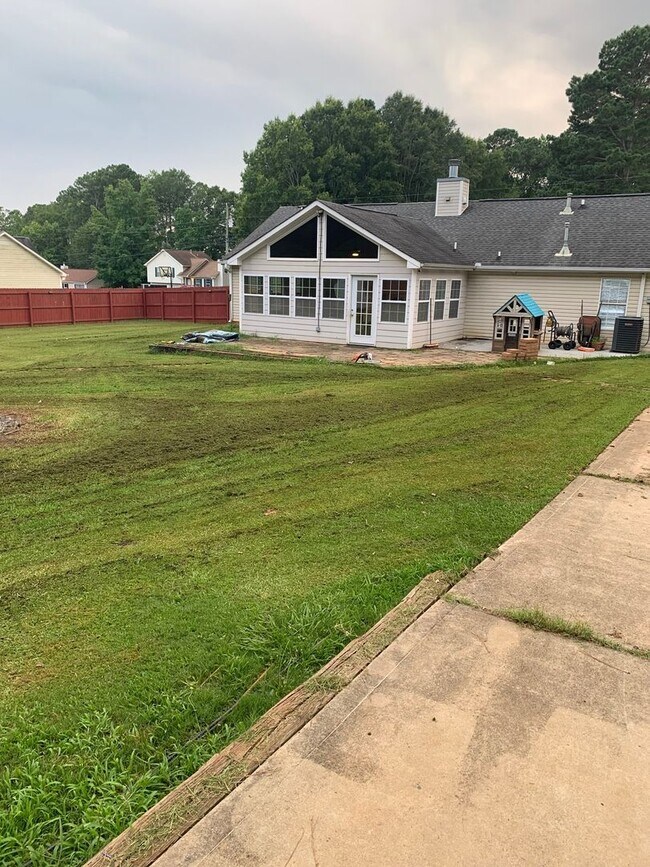 Building Photo - Charming 4BR House in Hampton
