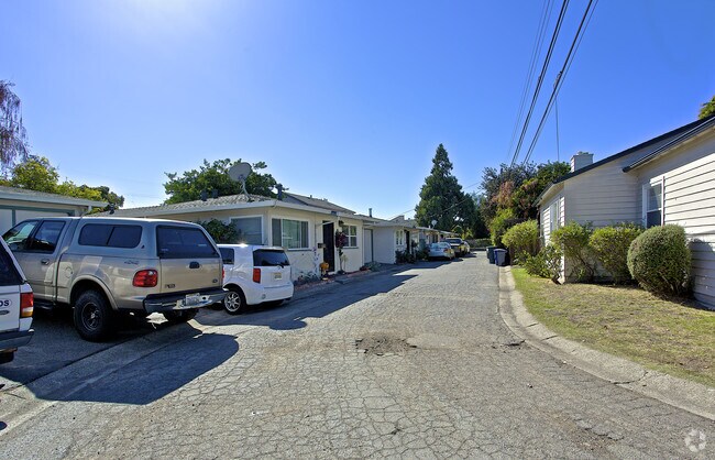 Foto del edificio - 155 Dutton Ave