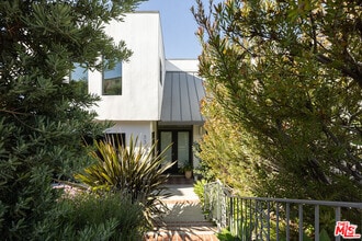 Building Photo - 3360 Ley Dr
