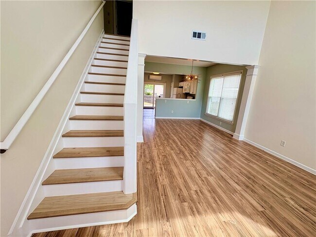 Foto del edificio - 1667 Woodsford Rd