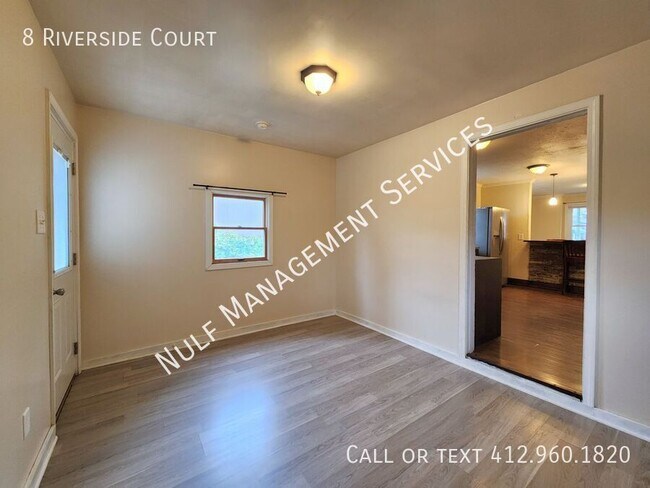 Foto del edificio - 8 Riverside Ct
