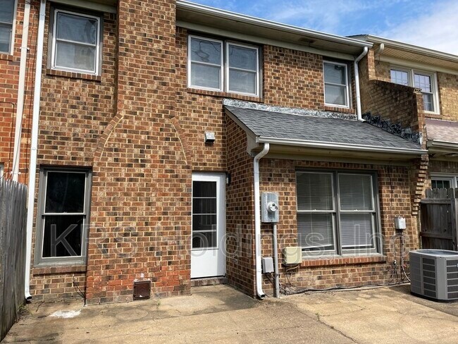 Foto del edificio - 4023 Francis Lee Dr