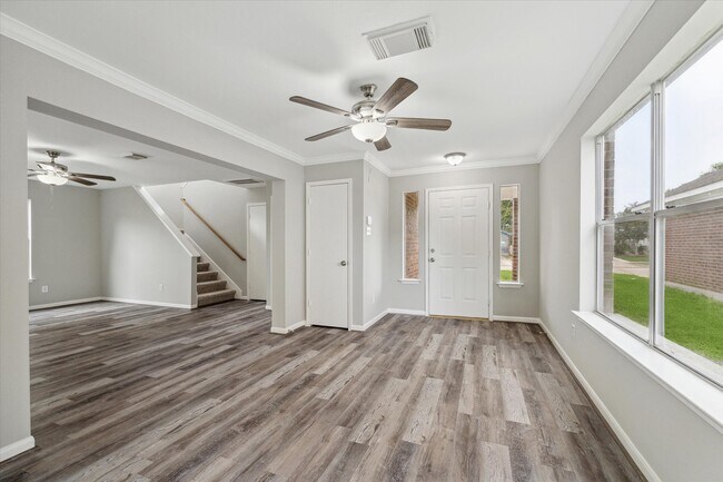 Foto del edificio - 7347 Parkland Manor Dr