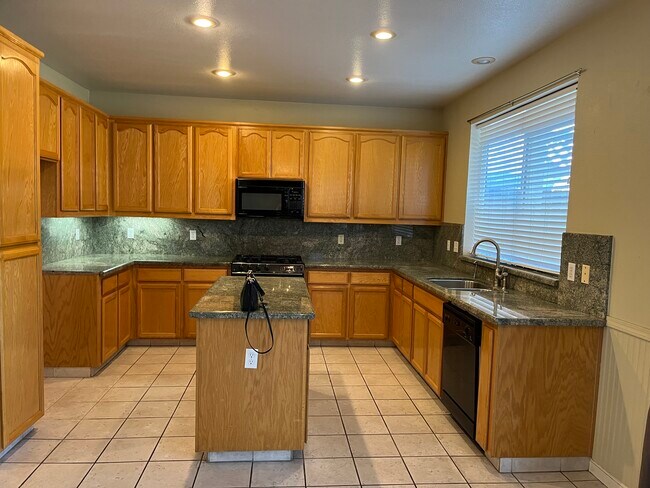 Cocina - 1868 Abby Pl