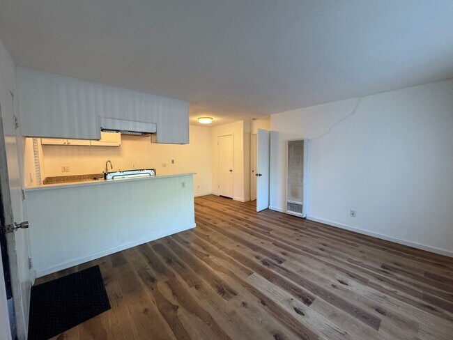 Building Photo - One Bedroom Condo In Fairway West Condomin...