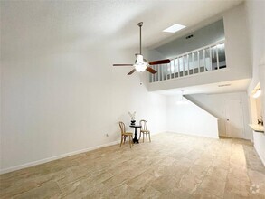 Building Photo - 13897 Hollowgreen Dr