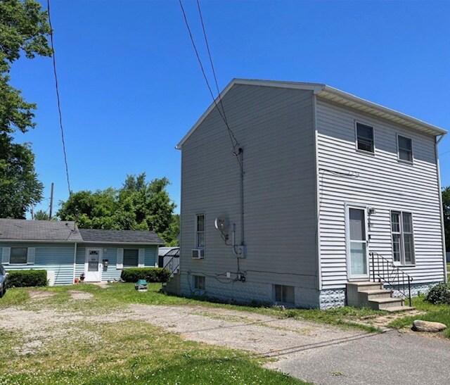Building Photo - 2391 N Ridge Rd
