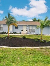 Building Photo - 228 SW 43rd Ln