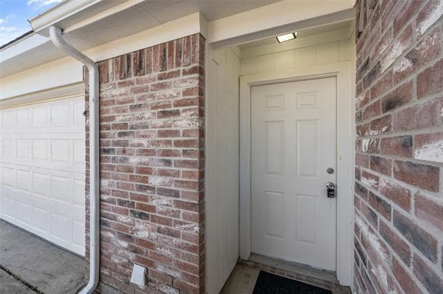 Building Photo - 6400 Fern Meadow Dr