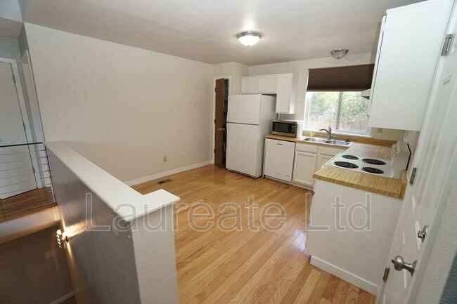 Building Photo - 8468 Wild Alfalfa Pl