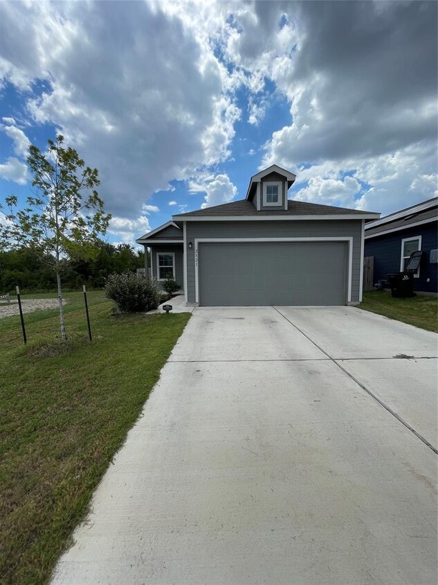 Primary Photo - 2821 Dezmond Diamond Ct