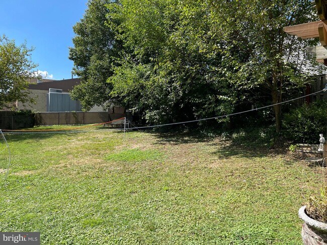 Building Photo - 13014 Blakeslee Dr