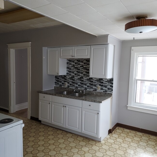 15 Thomas Ave, Batavia, NY 14020 House Rental in Batavia, NY