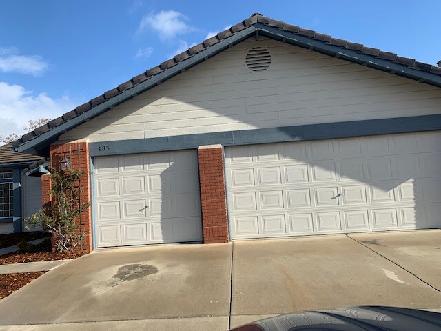 Building Photo - 183 Edgewater Ln