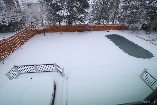 Building Photo - 40 Vassar Dr