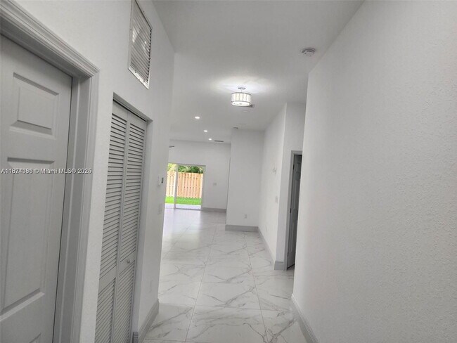 Photo - 218 SW 1st Ave House