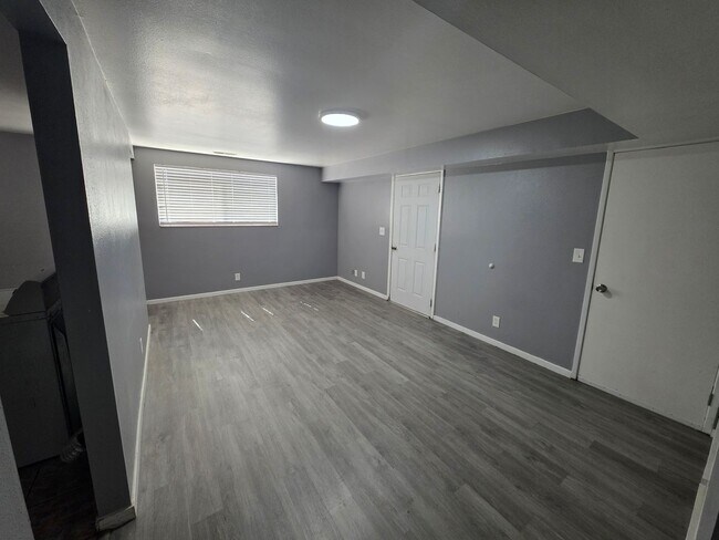 Foto del edificio - 85 E 200 N