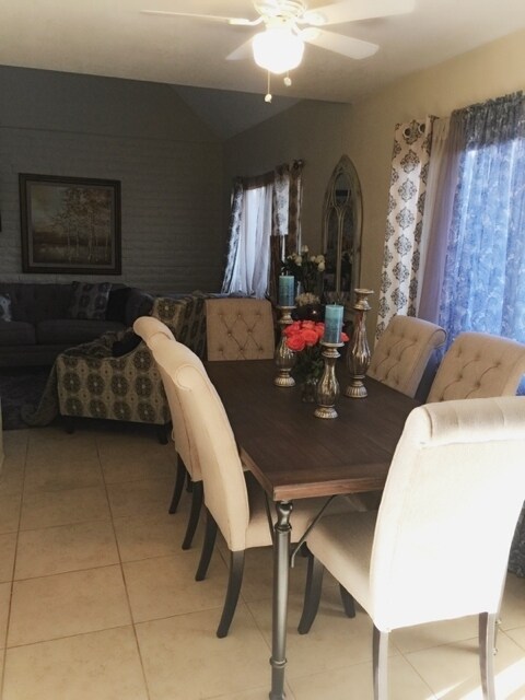 Foto del edificio - 3407 E Presidio Rd