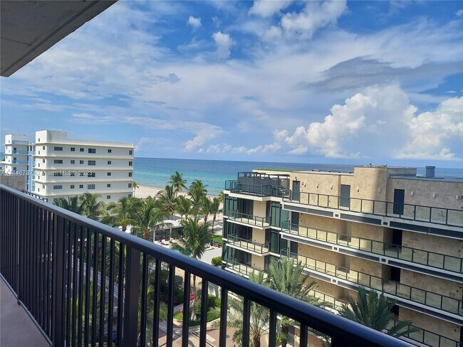 Building Photo - 2201 S Ocean Dr