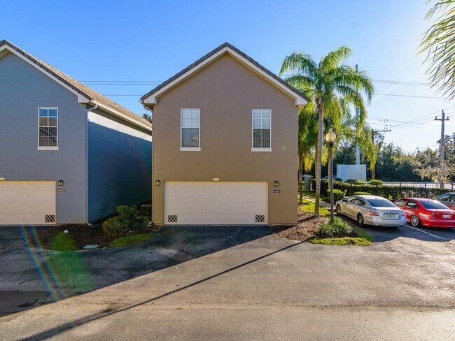 Building Photo - 4008 Sand Palm Ct