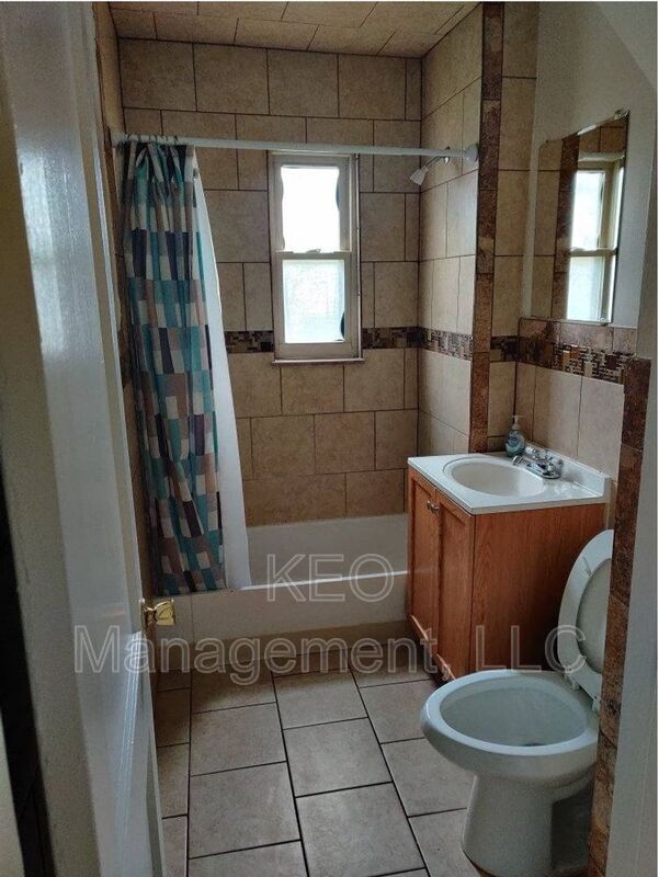 Building Photo - 237 E Xenia Dr