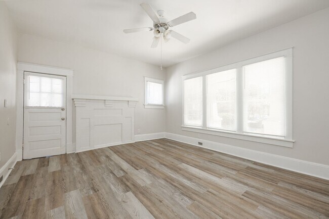 Building Photo - 747 Park Avenue