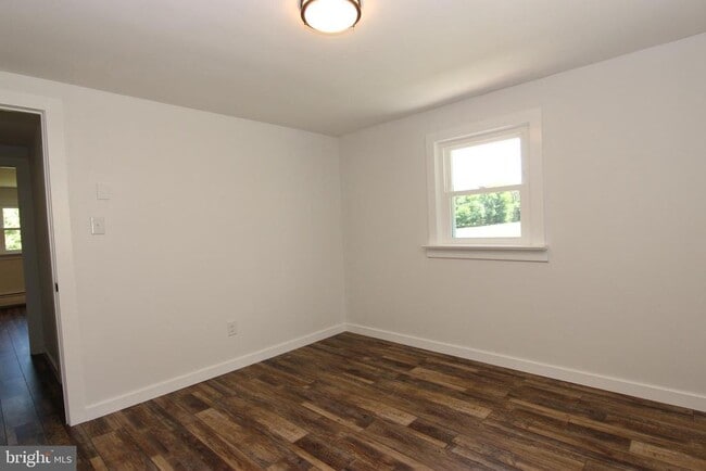 Building Photo - 151 Dogwood Dr