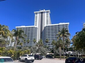Building Photo - 3500 Galt Ocean Dr