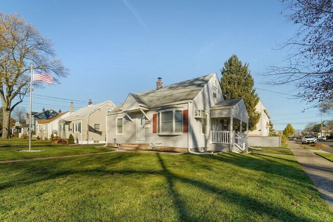 Building Photo - 43 6th Ave