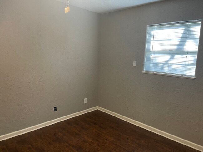 Bedroom - 120 Matthews Ln