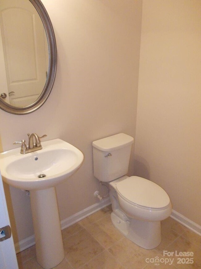 Building Photo - 2207 Eversham Dr NW