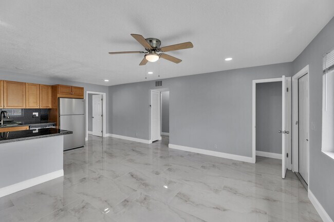 Foto del edificio - 800-802-802 SW 6th Ct