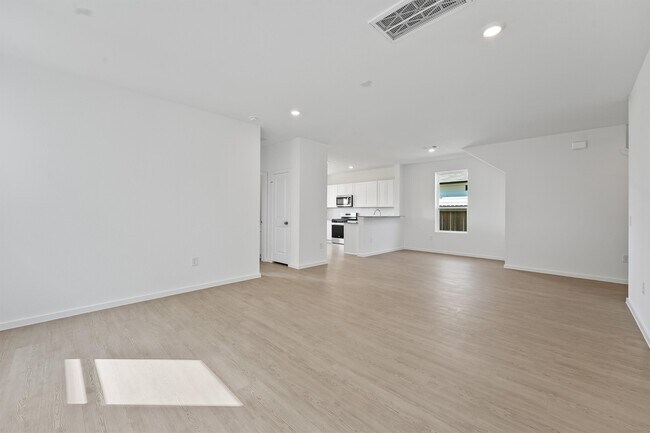 Foto del edificio - 26008 Hampshire Dr