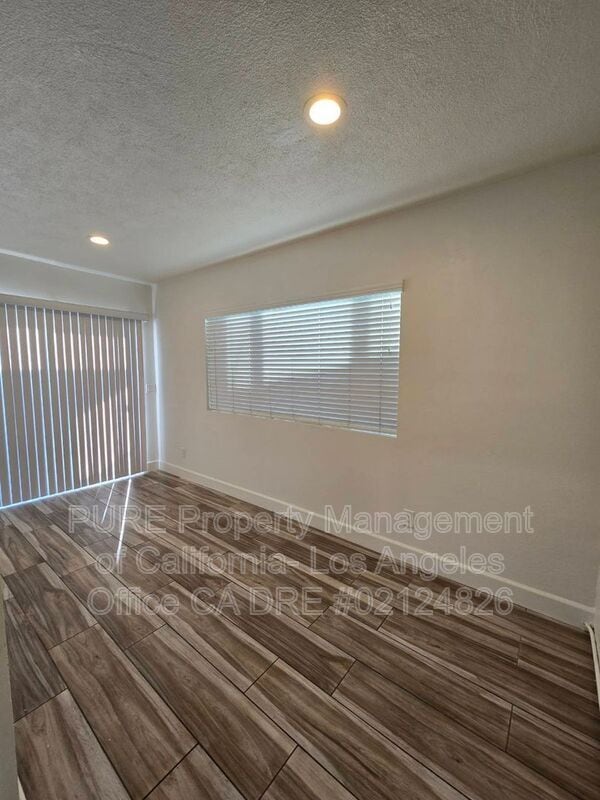 Building Photo - 2926 W 167th St