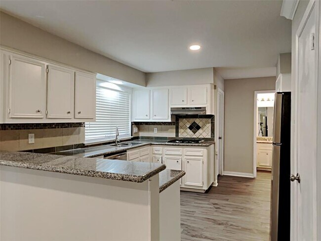 Foto del edificio - 15506 Swan Creek Dr